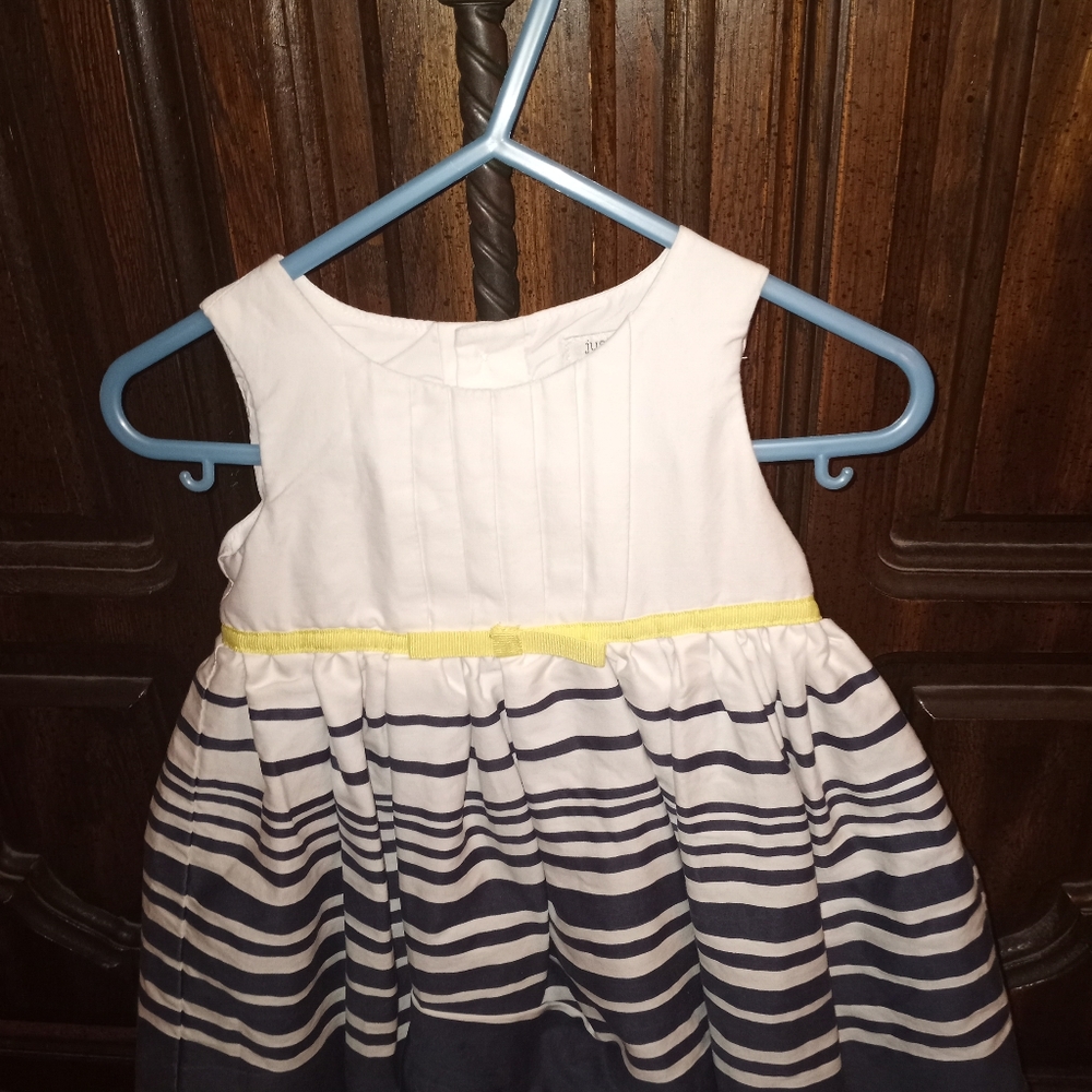 *Little girls dress size 12M
